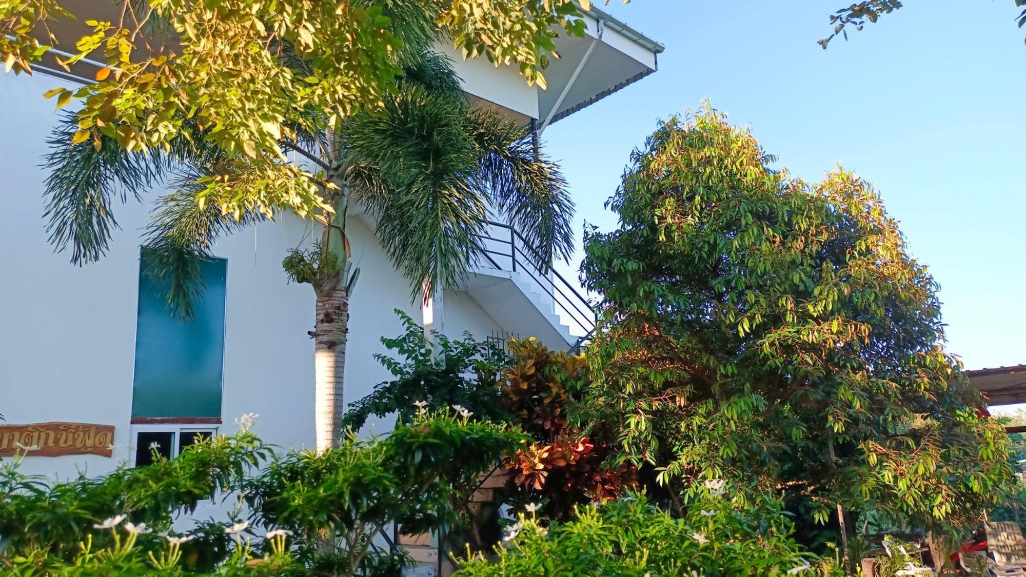 Batikseafood Airport & Room Ban Bo Sai Klang Exterior photo